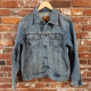 Gap Women's Classic American Front Button Denim Jacket  Size M